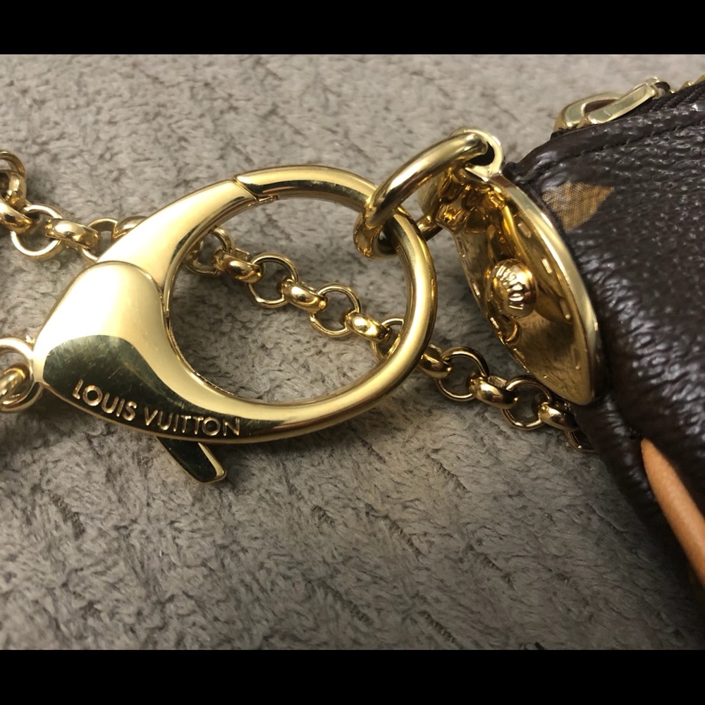 LOUIS VUITTON Pochette Milla - Picture 9 of 10